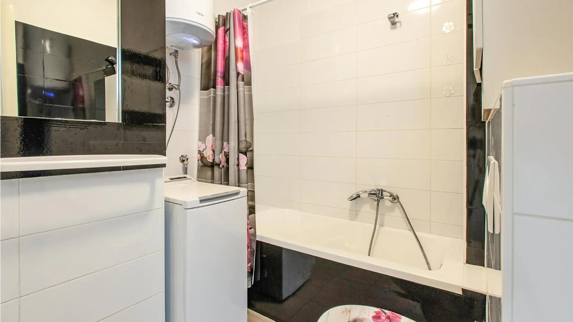 Awesome Apartment In Zadar With Kitchen