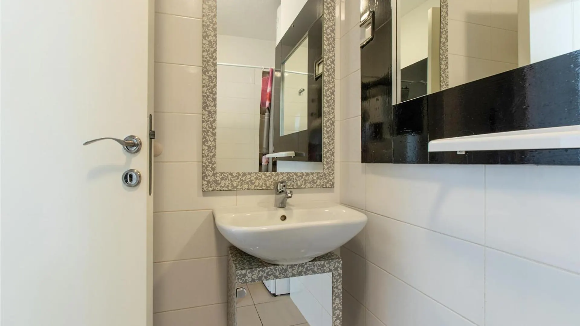 Awesome Apartment In Zadar With Kitchen